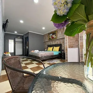 4* Otel West